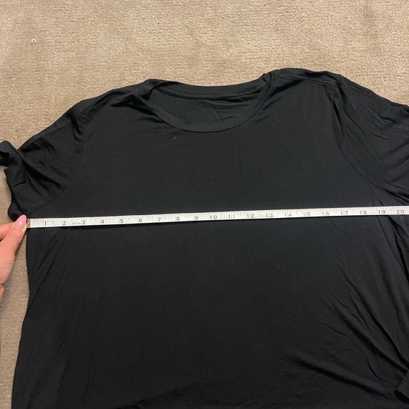 Alo All Day Short sleeve tee - Picture 2 of 4